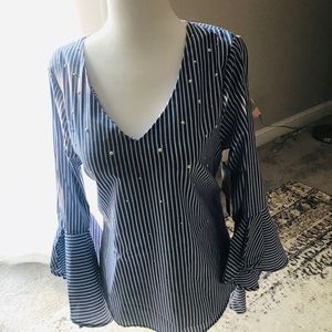 Karen Kane Blouse, pearl detailed. XS.NWT